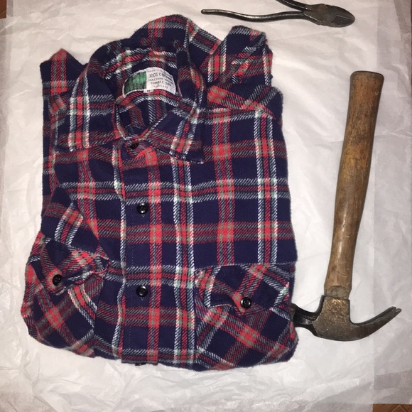 Men’s Flannel 🌲🌲 - Picture 1 of 2